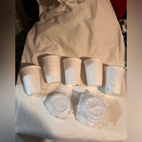 DISNEY STYROFOAM CUPS- 5 CUPS AND 6 LIDS- NEW 2023 DISNEY WORLD… - Picture 1 of 9